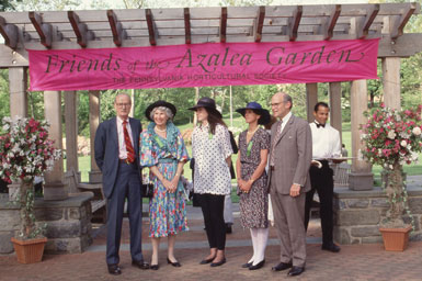 1991 Azalea Garden Committee, Committee Co-chairs, Azalea Garden Party, l to r: James Bodine, Jean Bodine, Patricia McLaughlin, Cynthia Cheston, and Morris Cheston